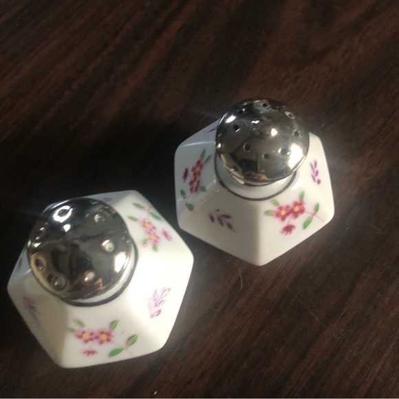 Unique Salt & pepper shaker collection - Picture 4 of 15